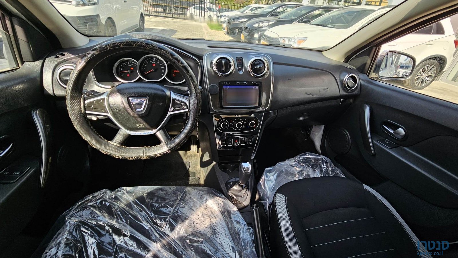 2017' Dacia Sandero photo #5