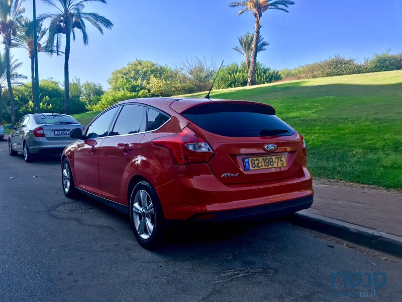 2012' Ford Focus Sport photo #1