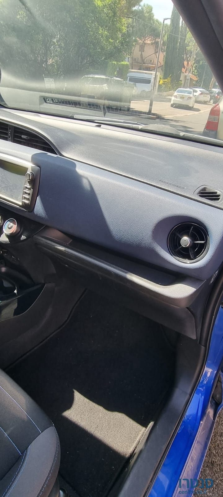 2017' Toyota Yaris טויוטה יאריס photo #3