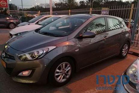 2013' Hyundai I30 i30 יונדאי photo #2