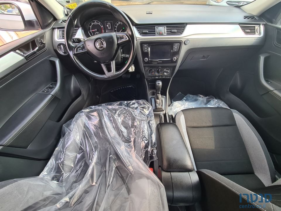 2016' Skoda Rapid photo #5