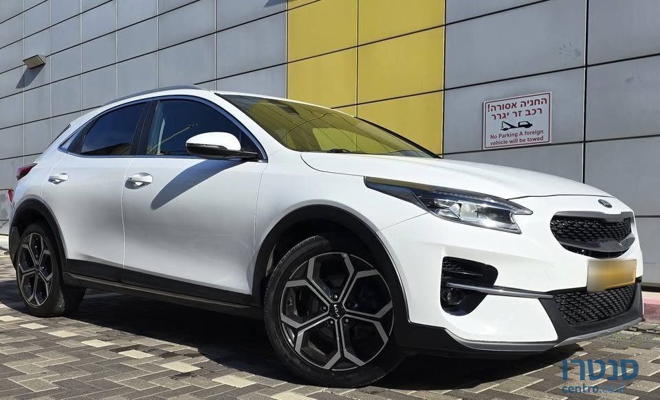 2020' Kia XCeed photo #2