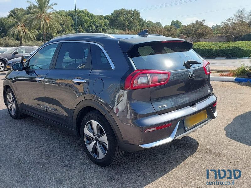 2018' Kia Niro photo #2