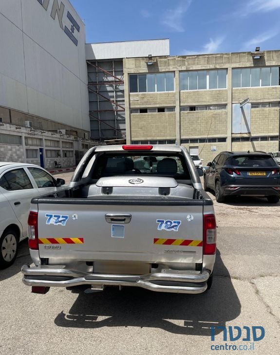 2004' Isuzu 4X4 D-Max איסוזו photo #3