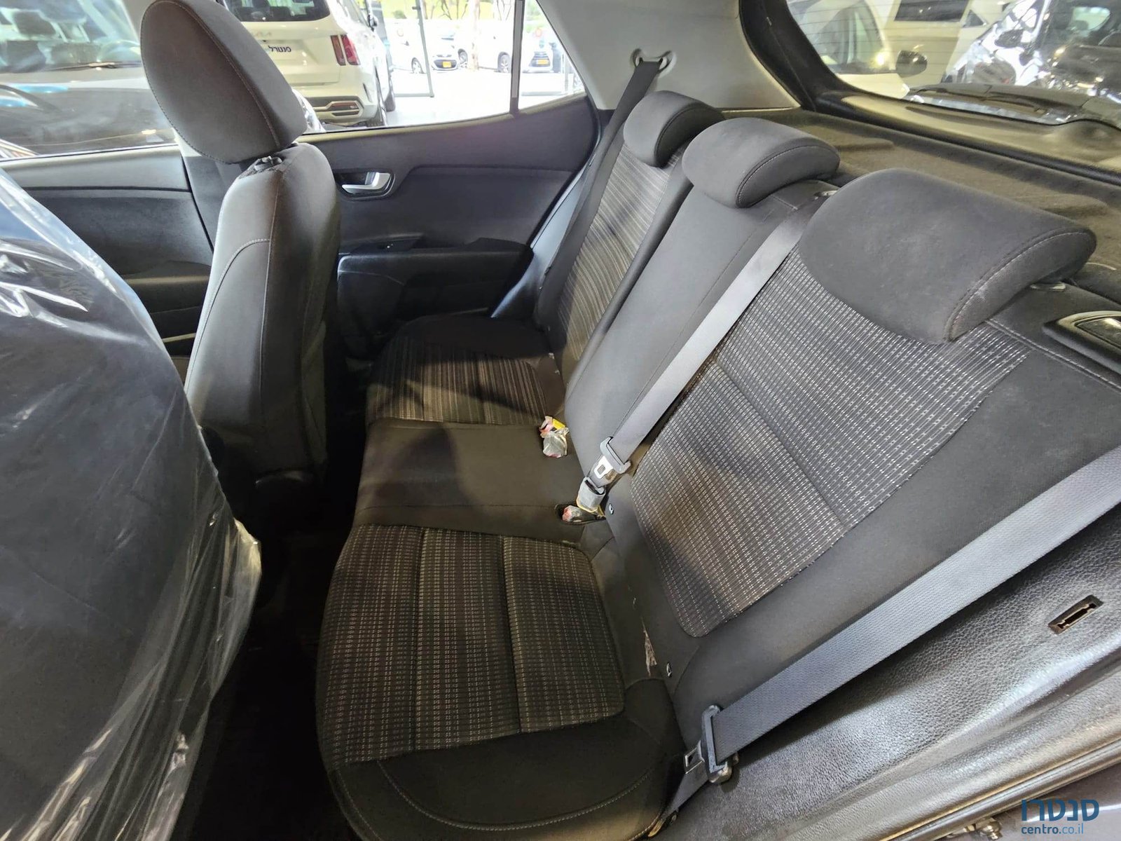 2018' Kia Stonic photo #6