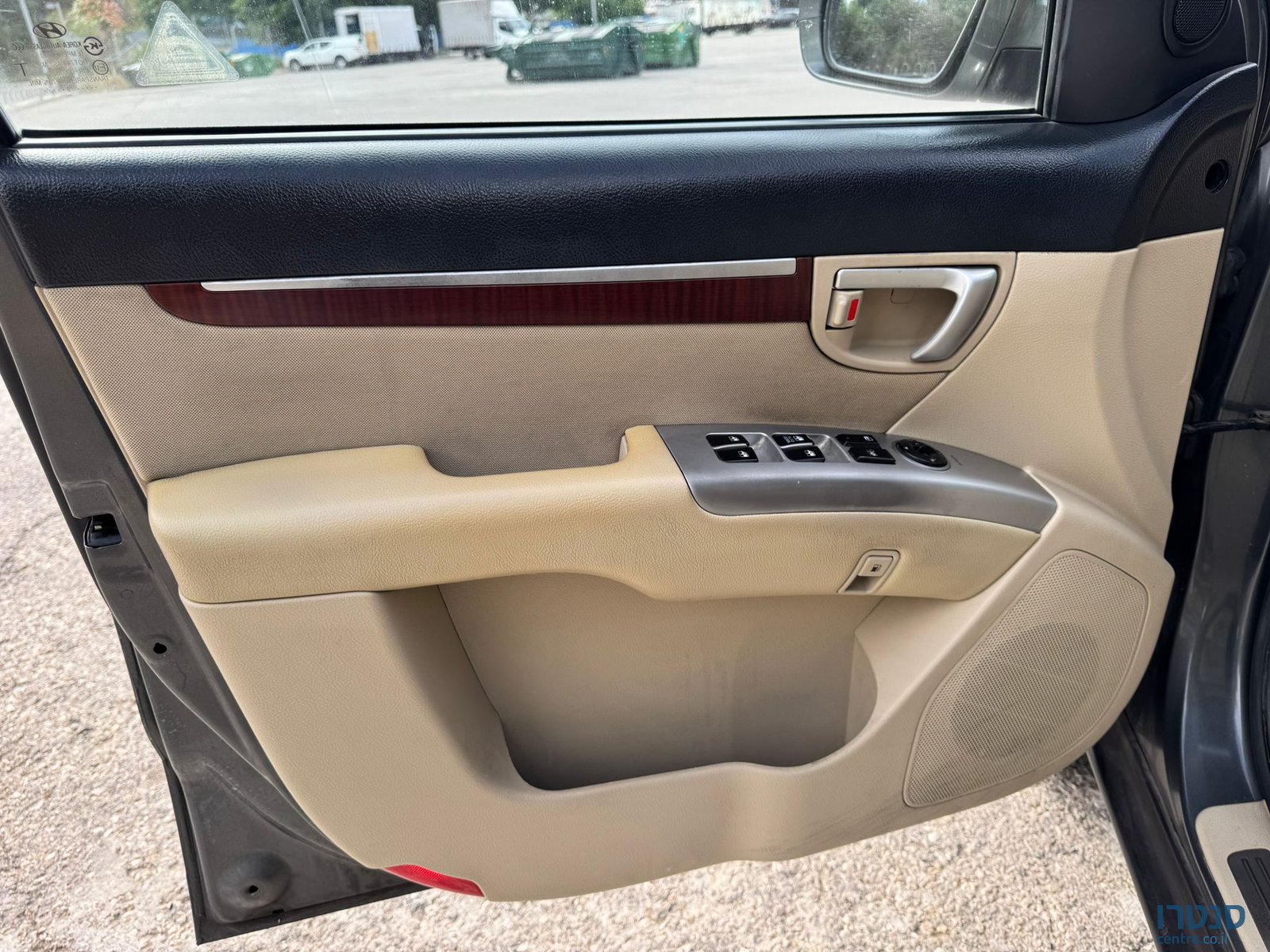 2010' Hyundai Santa Fe photo #7