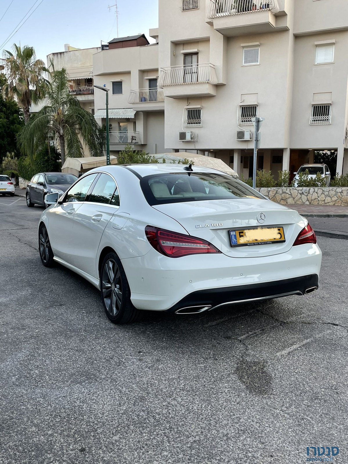 2017' Mercedes-Benz 180 מרצדס photo #2