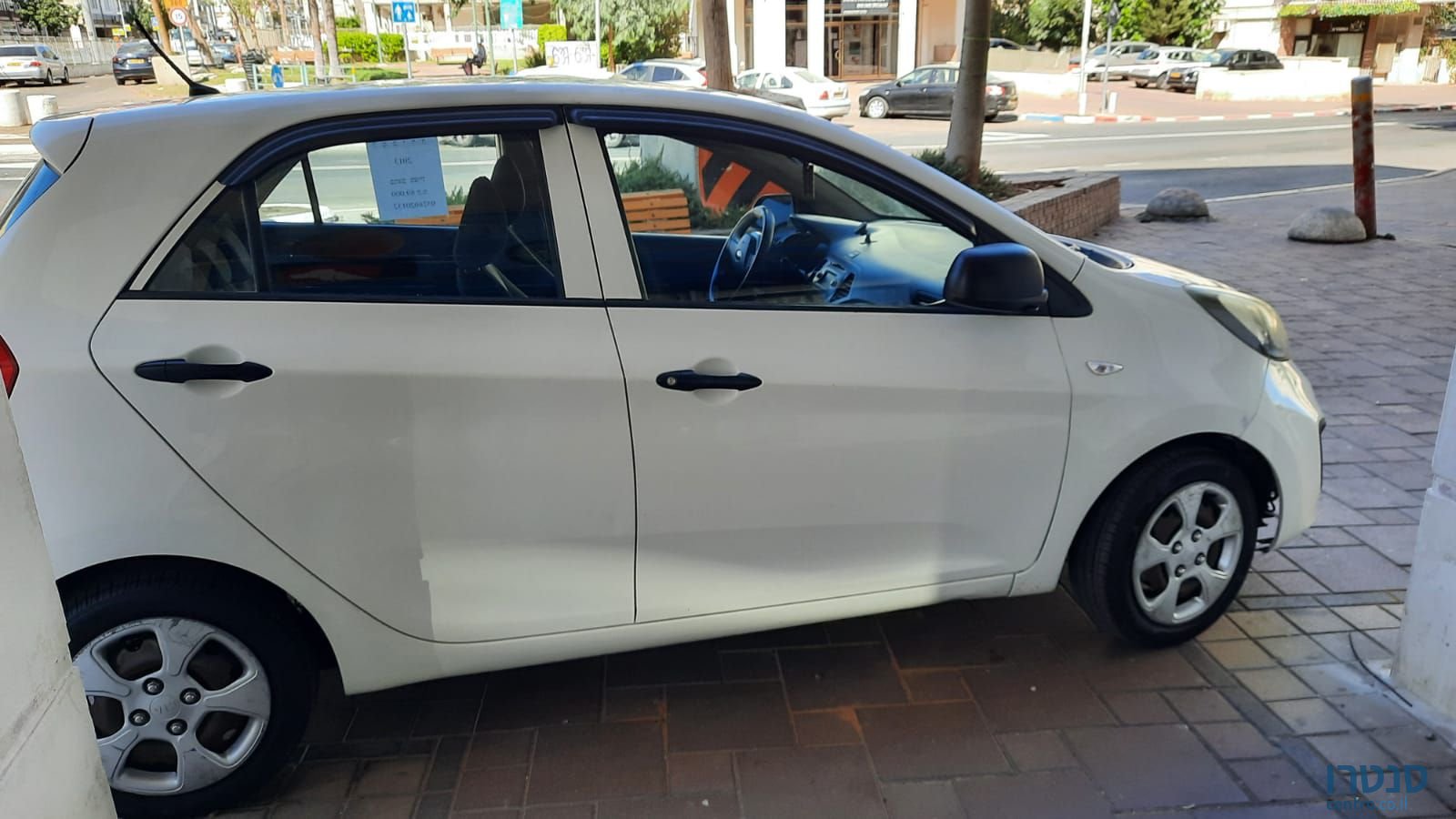 2011' Hyundai i20 יונדאי photo #2