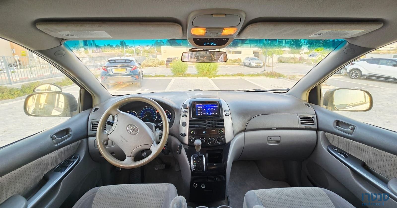 2010' Toyota Sienna טויוטה סיינה photo #5