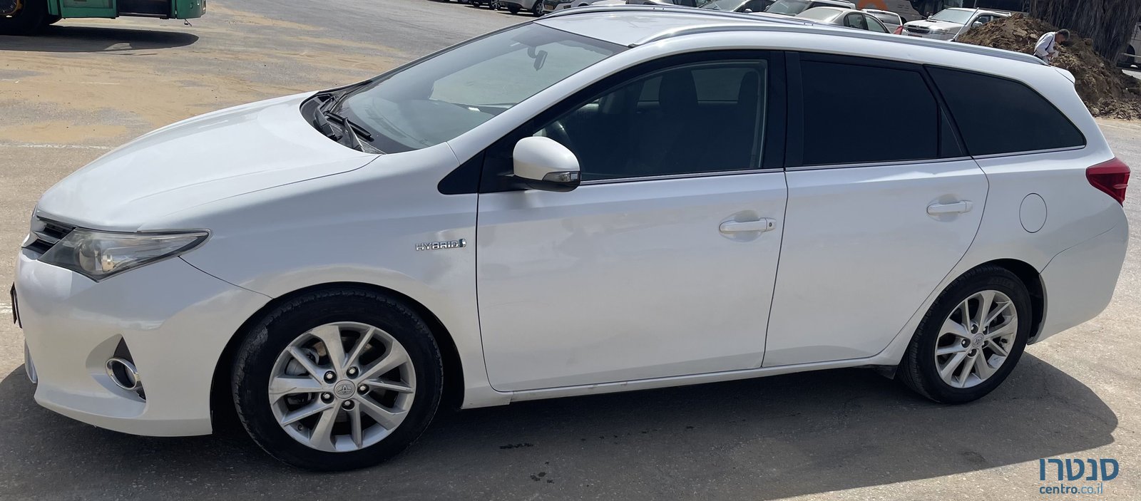 2015' Toyota Auris טויוטה אוריס photo #1