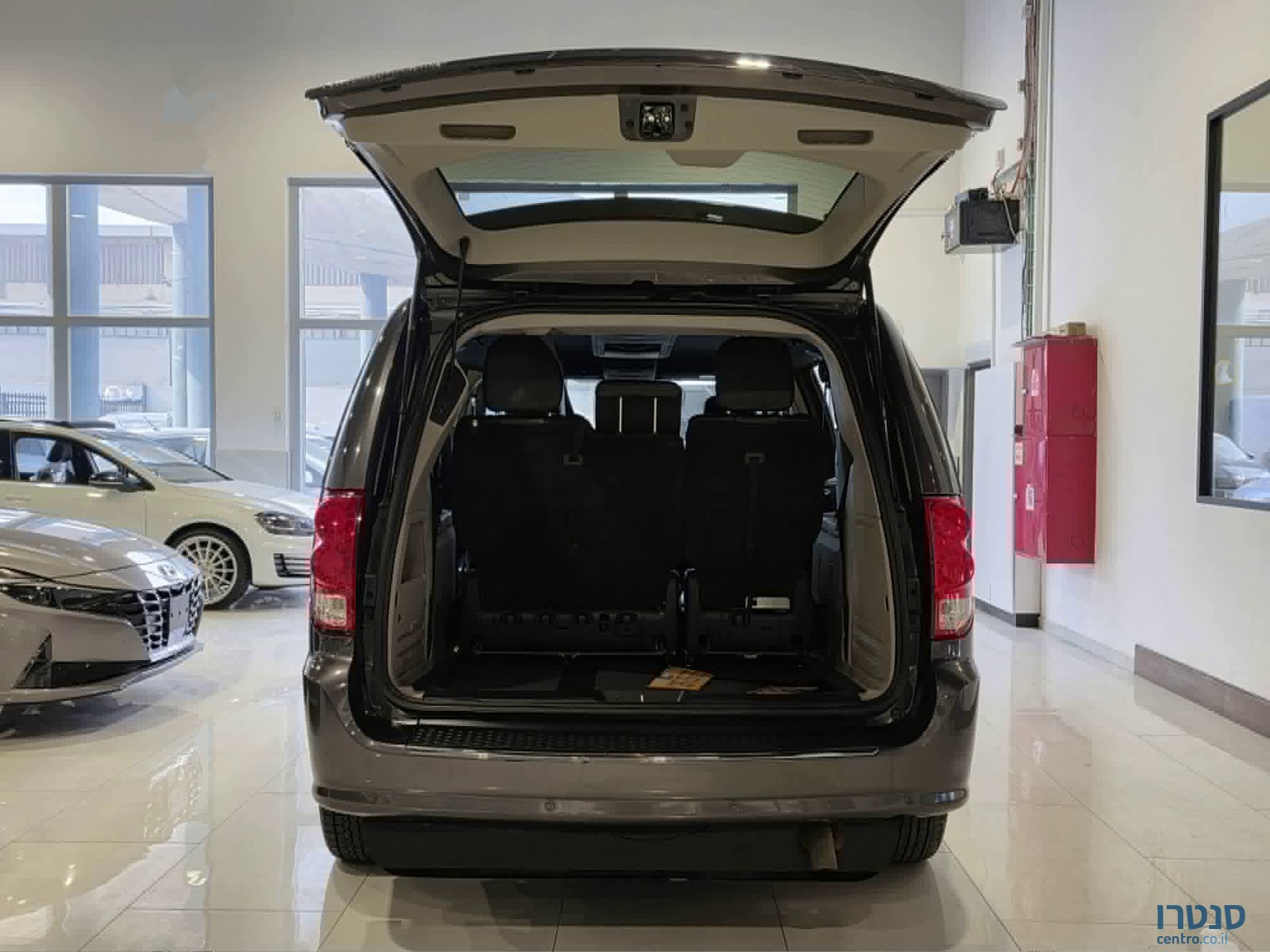 2019' Dodge Grand Caravan photo #4