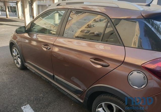 2017' Hyundai i20 יונדאי Cross photo #2
