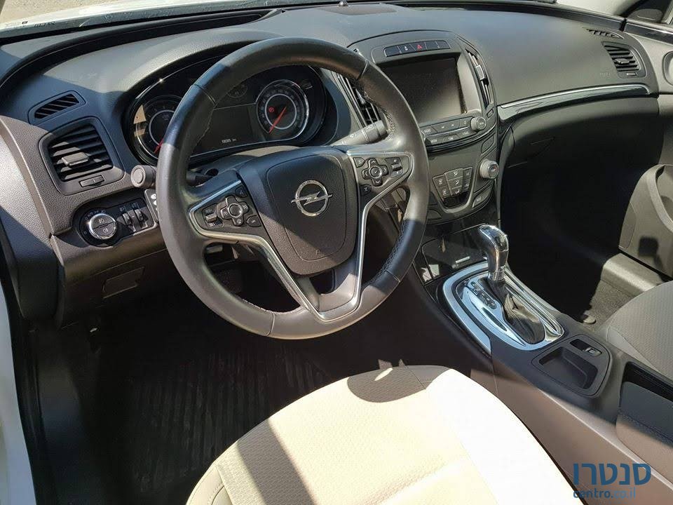 2014' Opel Insignia photo #3