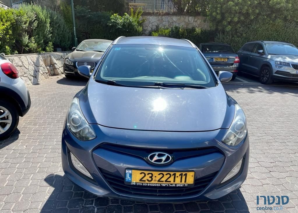 2013' Hyundai i30 יונדאי photo #1