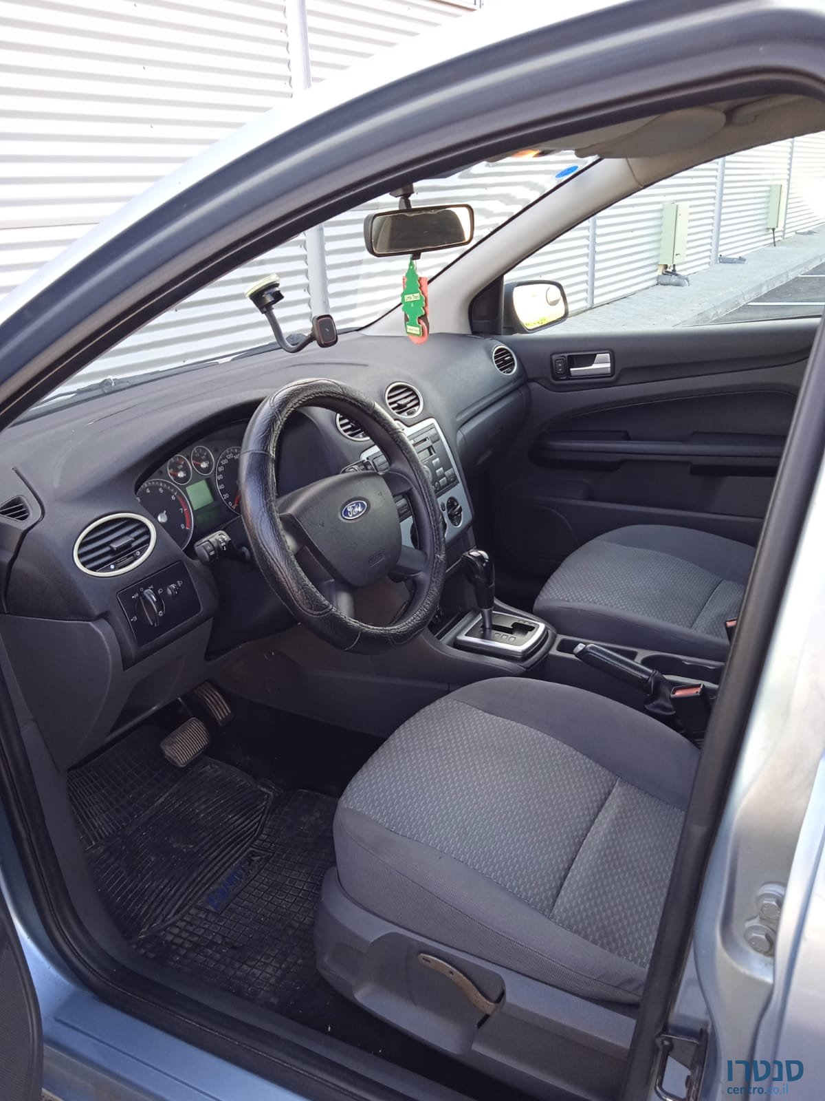 2006' Ford Focus photo #4