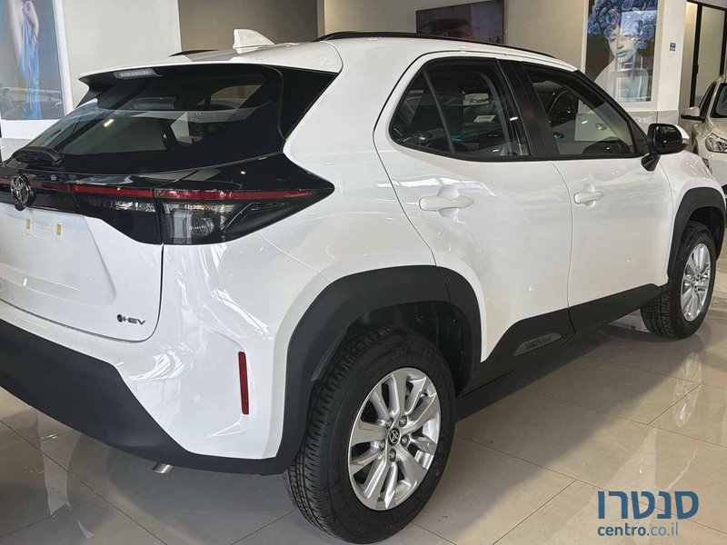 2025' Toyota Yaris Cross photo #3
