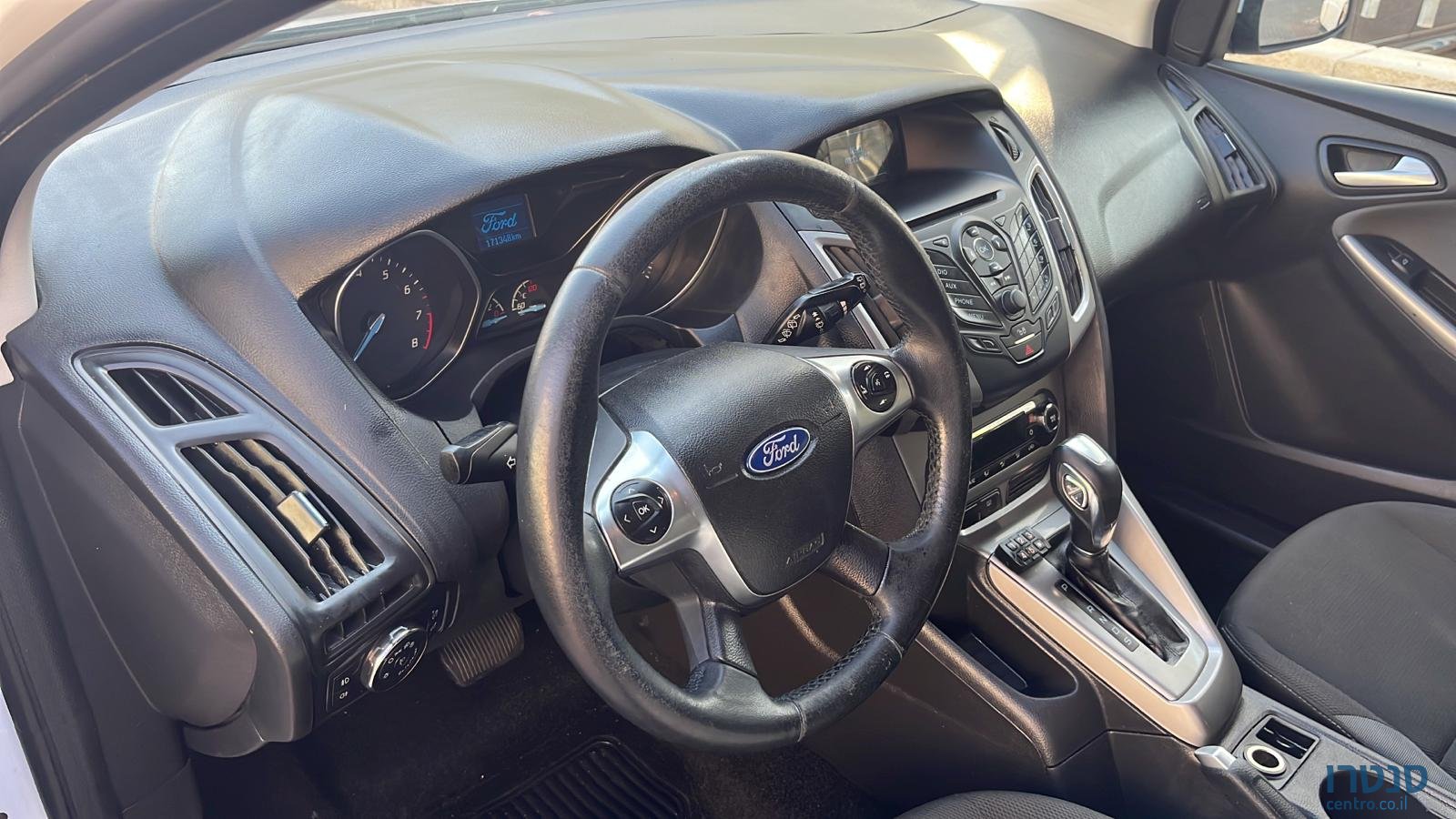 2014' Ford Focus photo #2