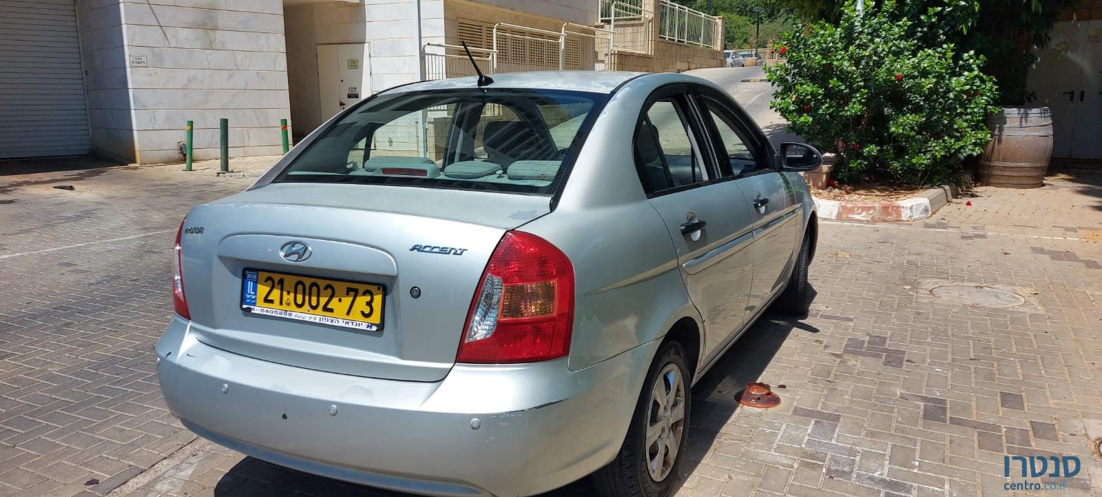 2010' Hyundai Accent photo #4