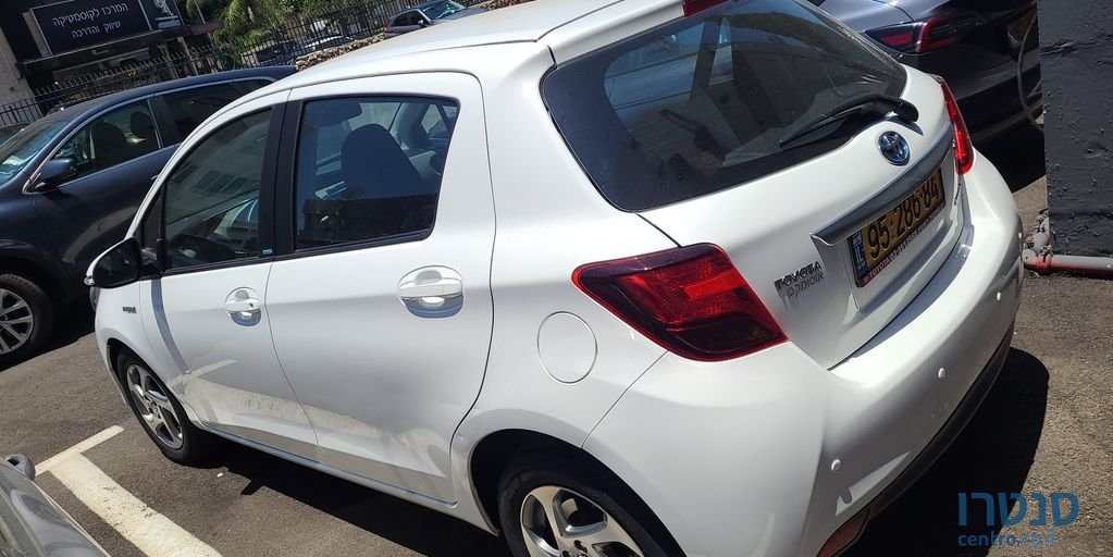 2010' Hyundai i20 יונדאי photo #3