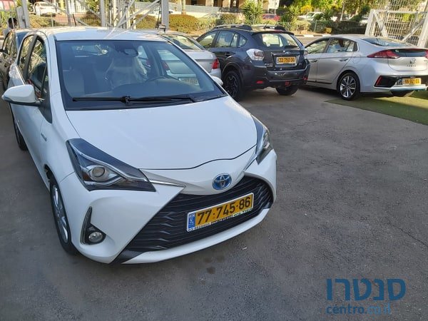 2018' Toyota Yaris photo #1