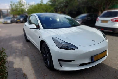 Achetez Tesla Model 3, 2021 d'occasion en Israël : gris 2021 au prix de ₪  250.000, 1ère main №103708 —