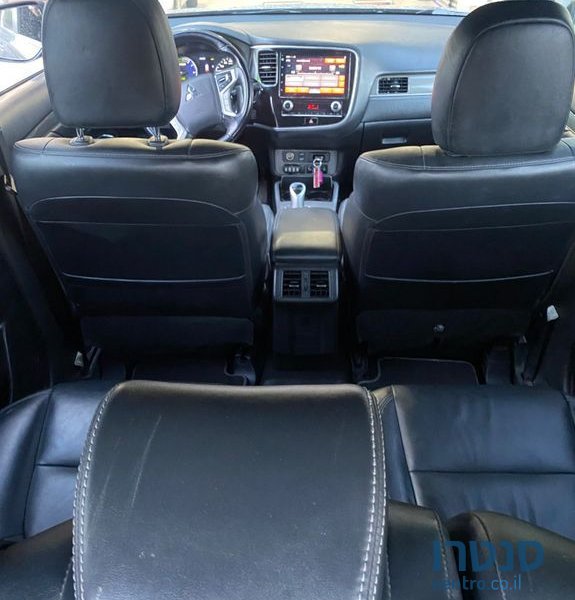 2020' Mitsubishi Outlander מיצובישי אאוטלנדר photo #6