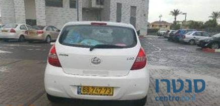 2010' Hyundai i20 החדשה פרימיום photo #3