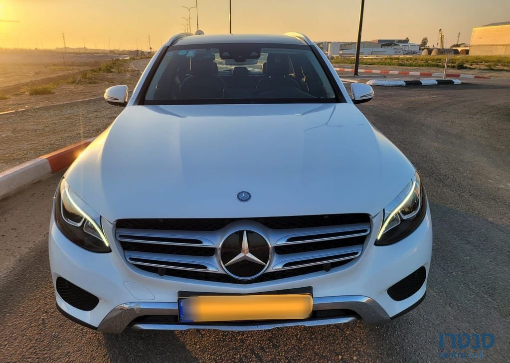 2017' Mercedes-Benz GLC מרצדס photo #6