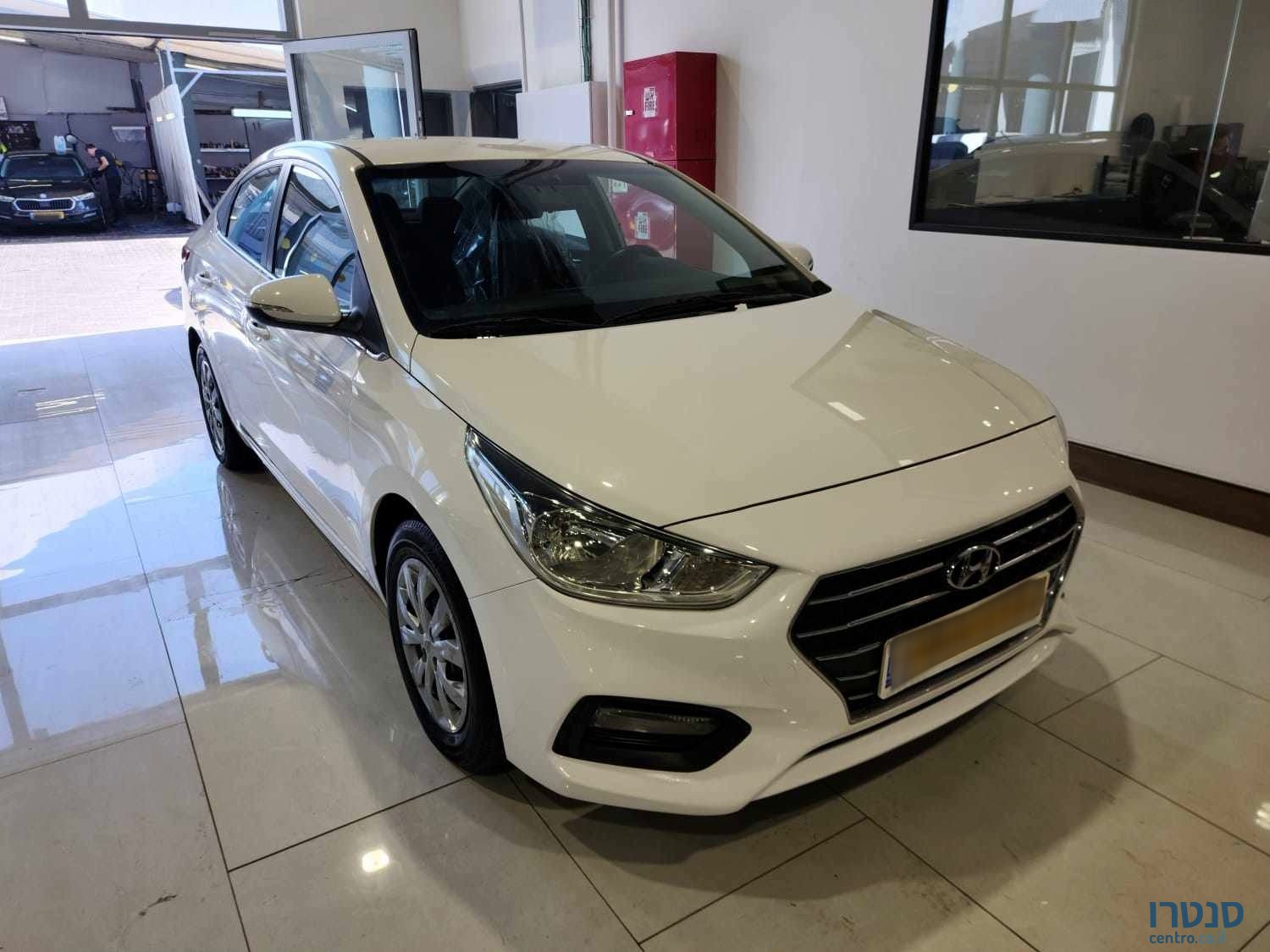 2020' Hyundai Accent photo #2