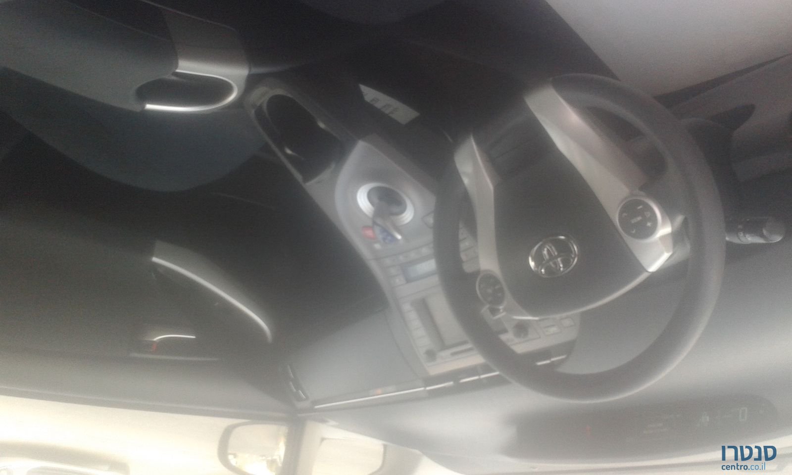 2013' Toyota Prius Plug-in Hybrid photo #4