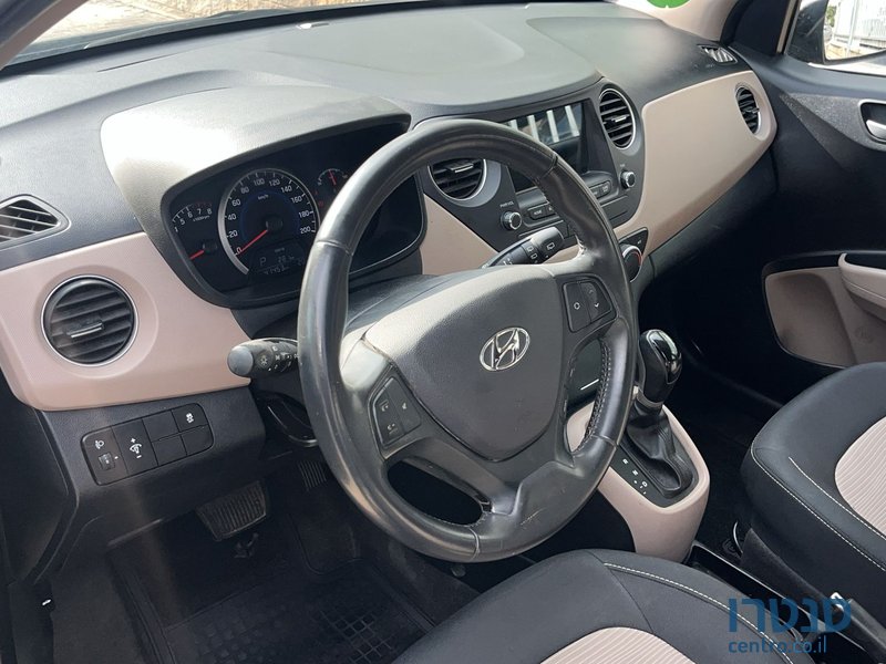 2018' Hyundai i10 photo #2