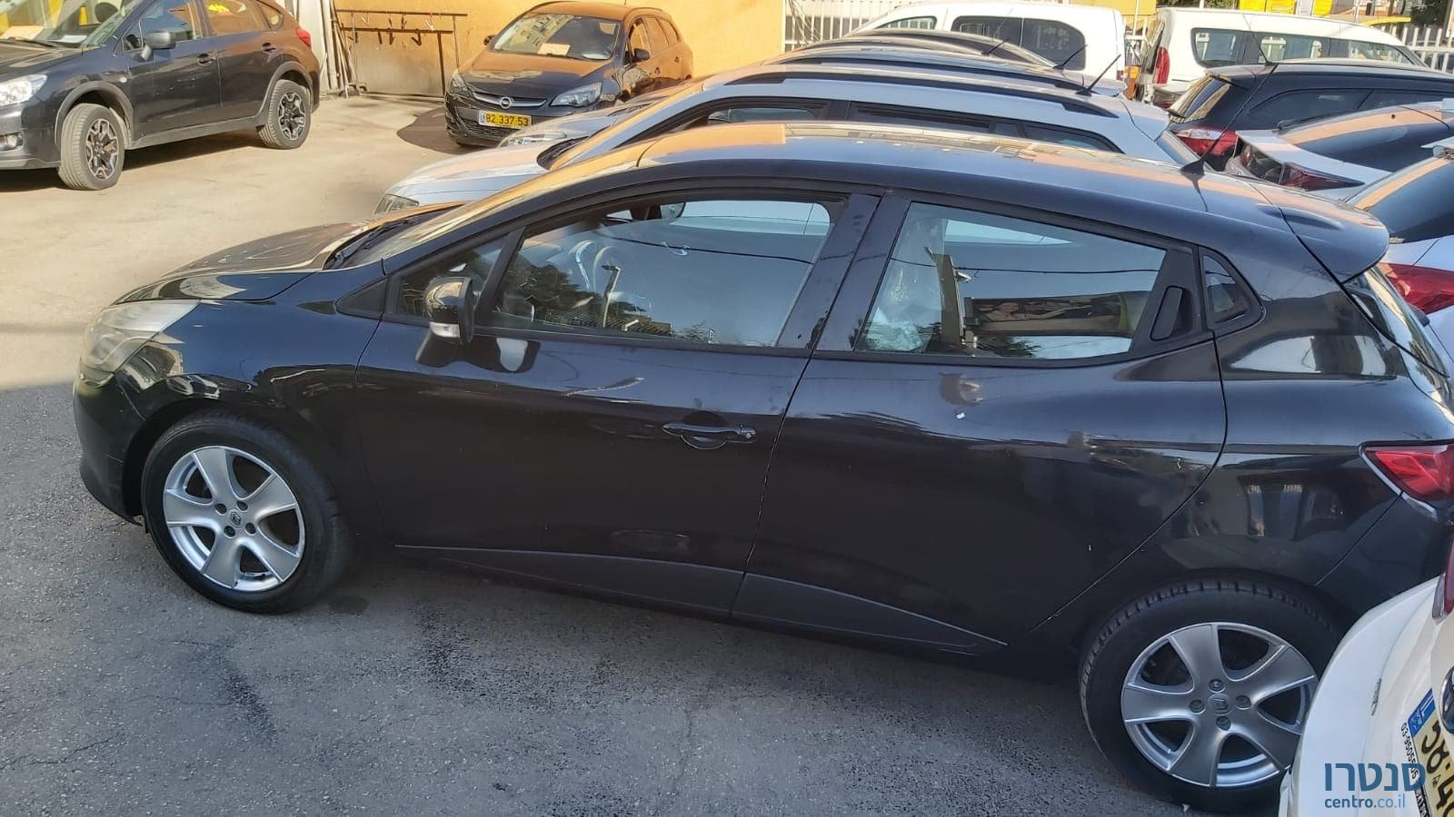 2014' Renault Clio photo #2