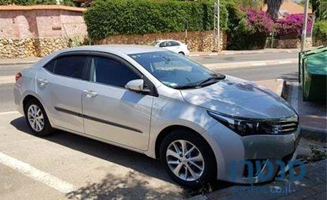 2015' Toyota Corolla Gli 1600 photo #2