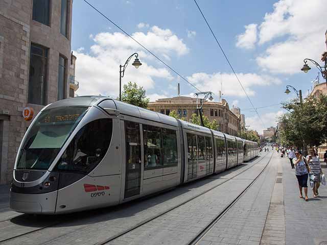 המדינה שוקלת: מכרז חדש להארכת הרכבת הקלה בירושלים