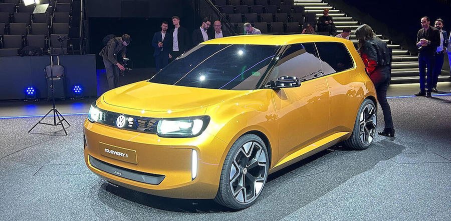 Возвращение к истокам: Volkswagen показал самый дешевый электромобиль за 20 000 евро