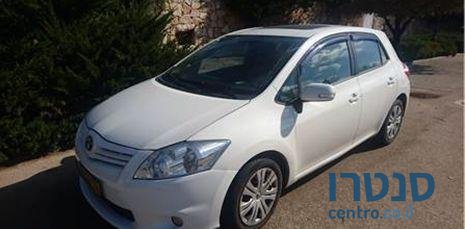 2011' Toyota Auris Gli 1600 photo #4