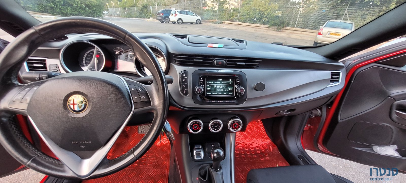 2015' Alfa Romeo Giulietta אלפא רומיאו ג'ולייטה photo #6