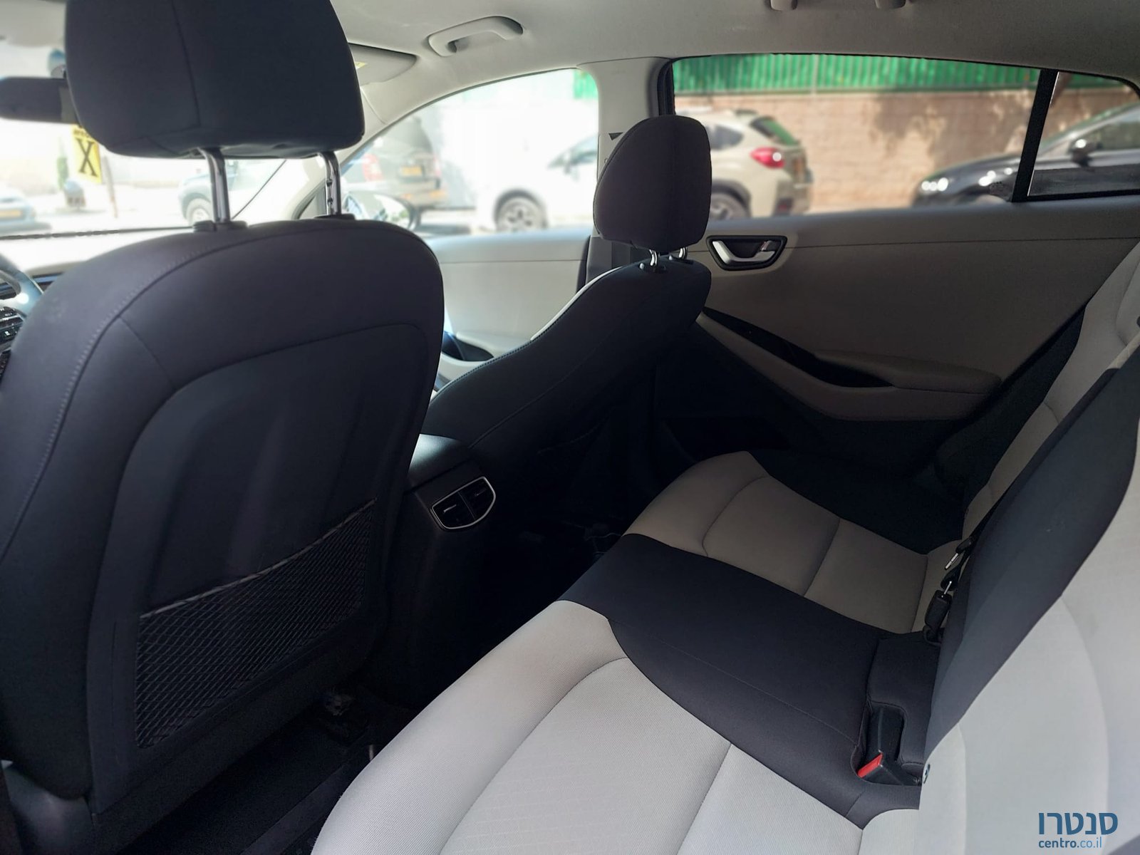 2019' Hyundai Ioniq photo #7