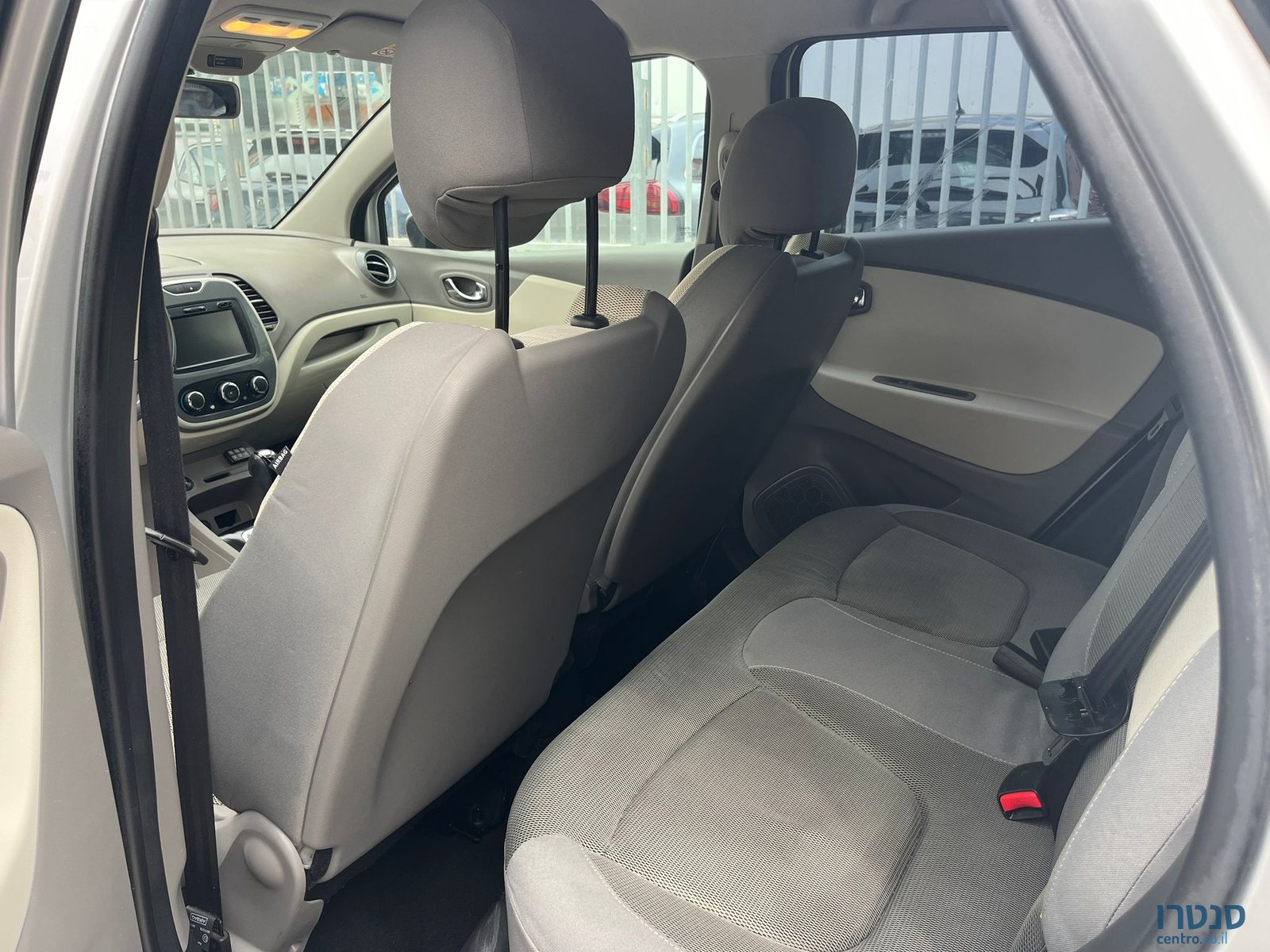 2016' Renault Captur photo #5