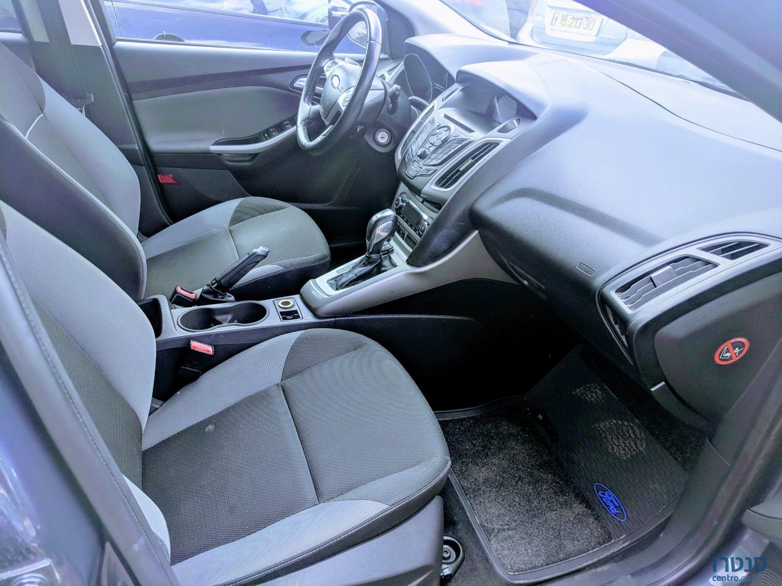 2014' Ford Focus photo #4