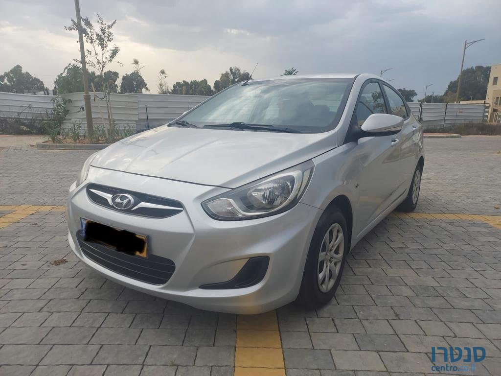 2013' Hyundai i25 photo #4