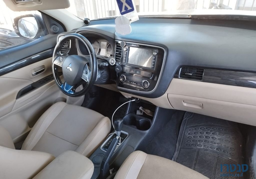 2016' Mitsubishi Outlander מיצובישי אאוטלנדר photo #3