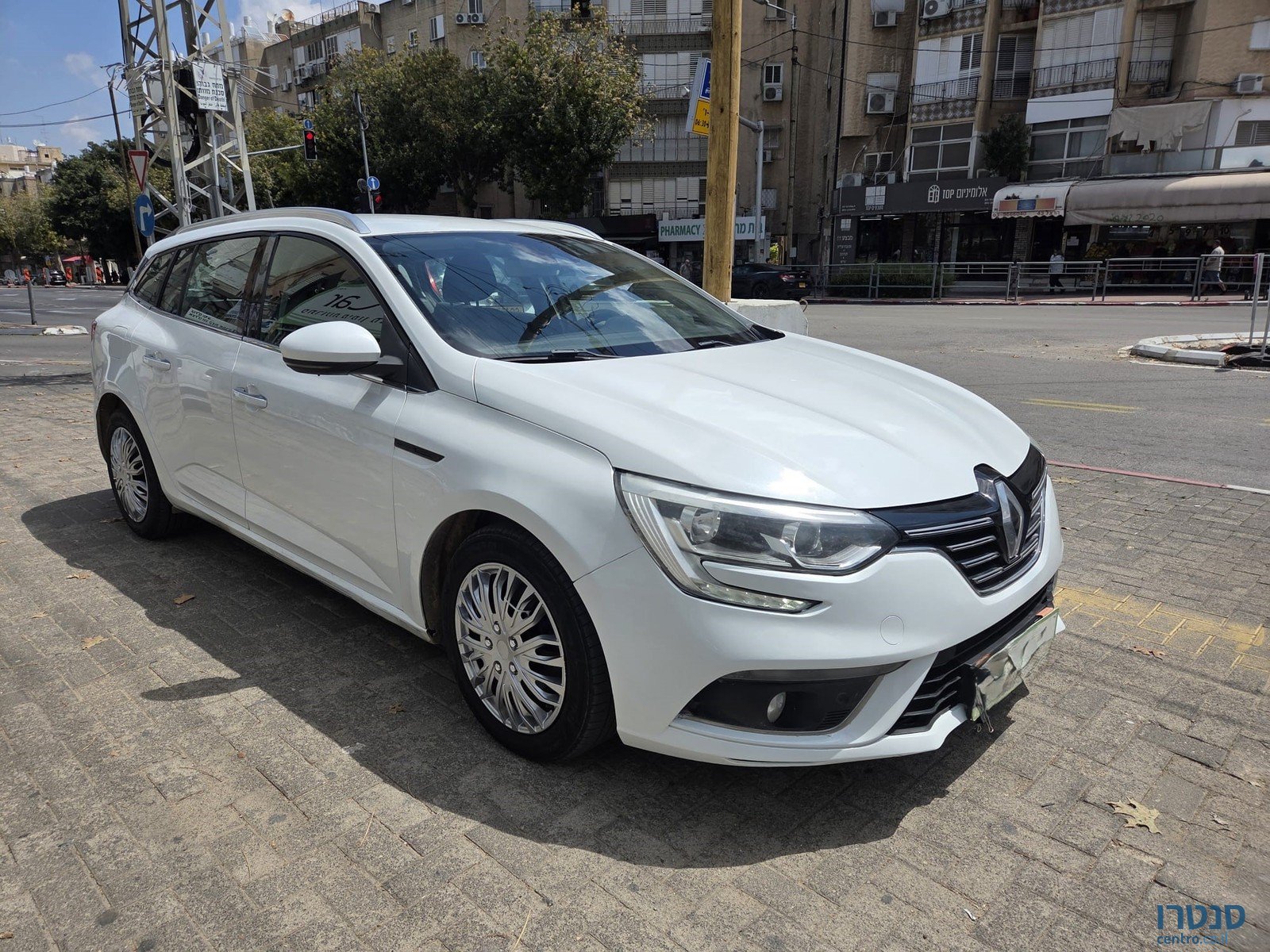 2020' Renault Megane photo #6