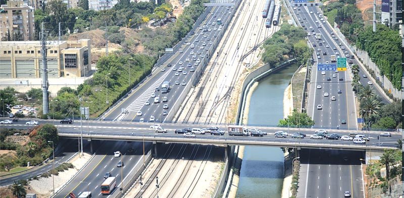 Удар по министру Мири Регев: еще одной перехватывающей парковки на въезде в Тель-Авив не будет