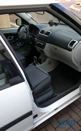 2008' Skoda Roomster photo #3