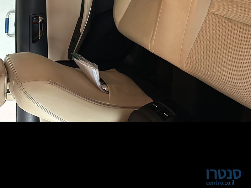 2017' Lexus Is300H לקסוס photo #2