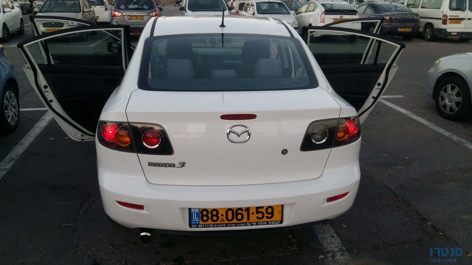 2005' Mazda 3 photo #2