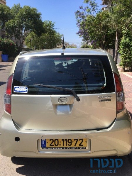 2010' Daihatsu Sirion photo #2