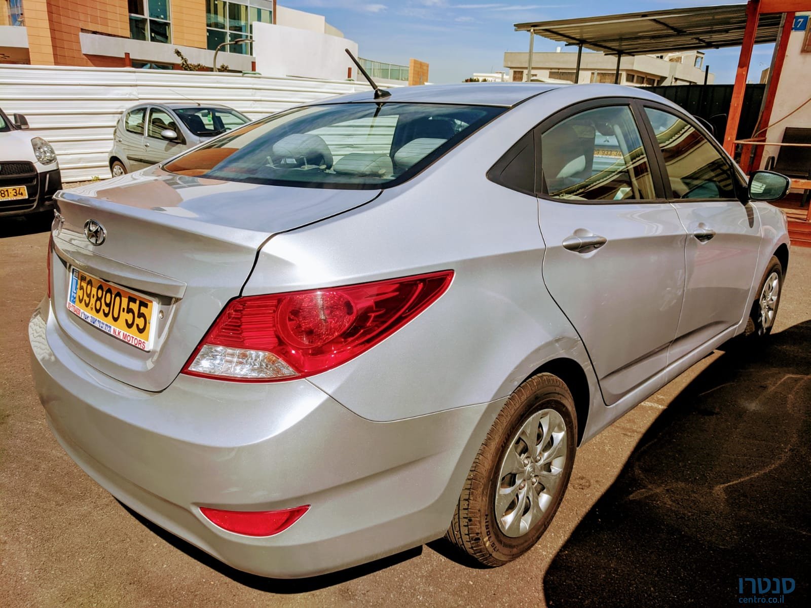 2017' Hyundai i25 photo #2