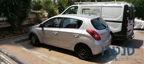 2010' Hyundai i20 יונדאי photo #2